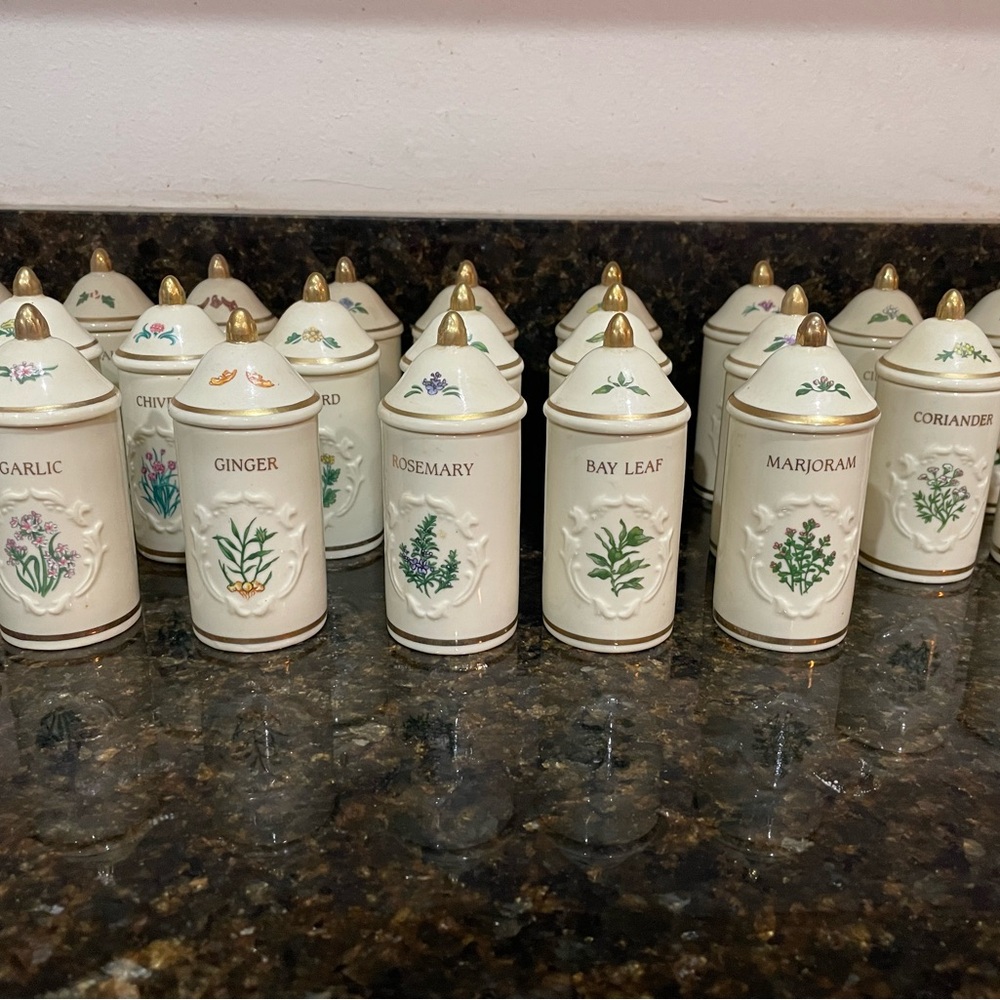 Lenox vintage 1992 Spice Garden jars (23)